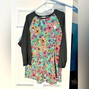 LulaRoe Disney randy top Daisy Duck print